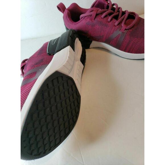 Athletic_Shoes